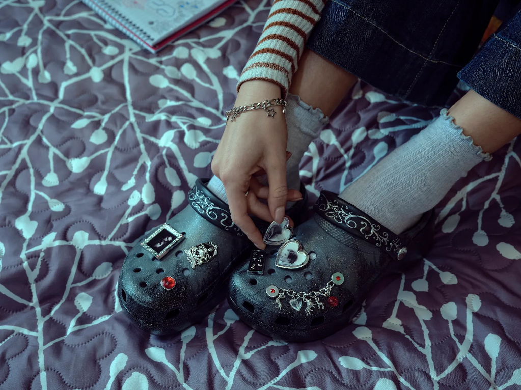 Crocs  снова эксплуатирует тему популярного фильма «Сумерки»