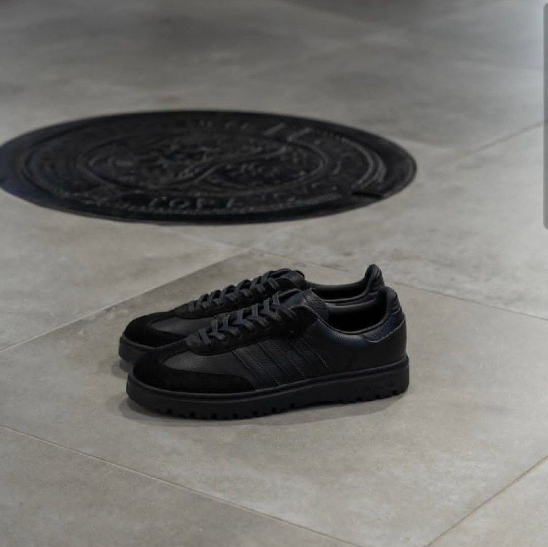 В России запретили параллельный импорт Adidas .