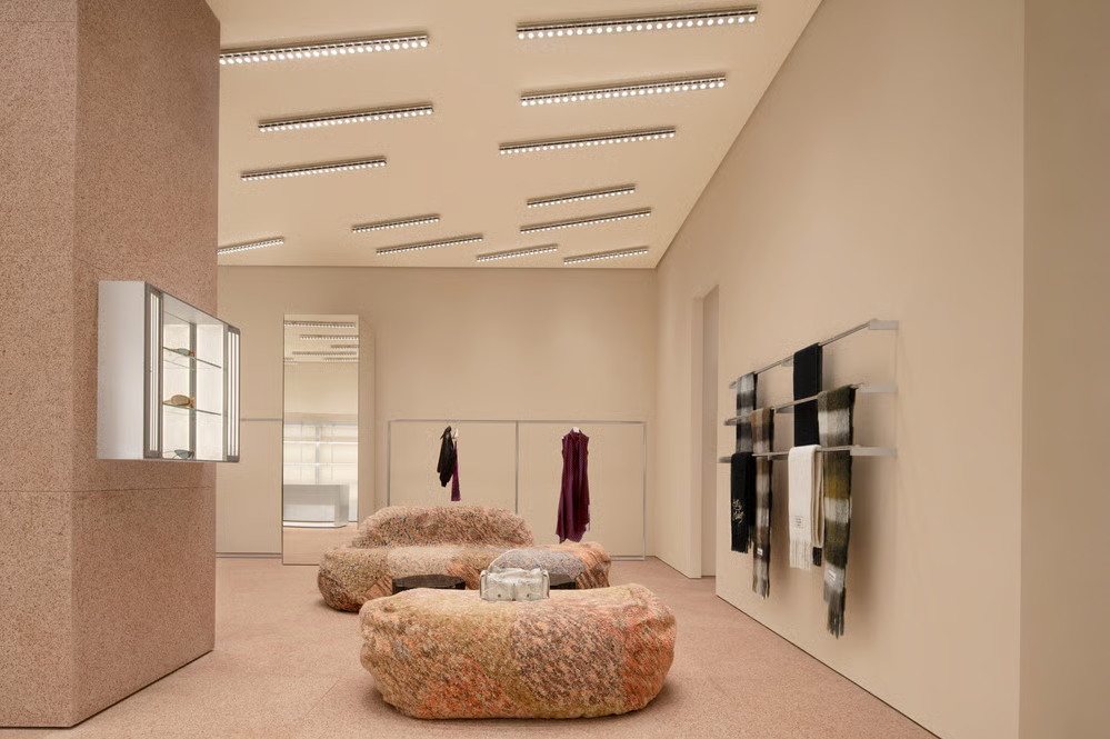 Acne Studios открыл магазин в Бангкоке