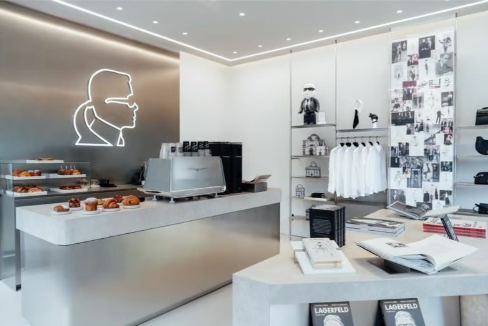 Karl Lagerfield открыл брендовое кафе в Амстердаме