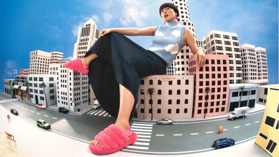 UGG выпустил оригинальную рекламную кампанию шлепанцев Fluff Yeah