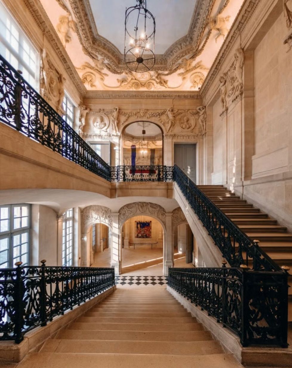 Jacquemus  проведет показ коллекции в Музее Пикассо