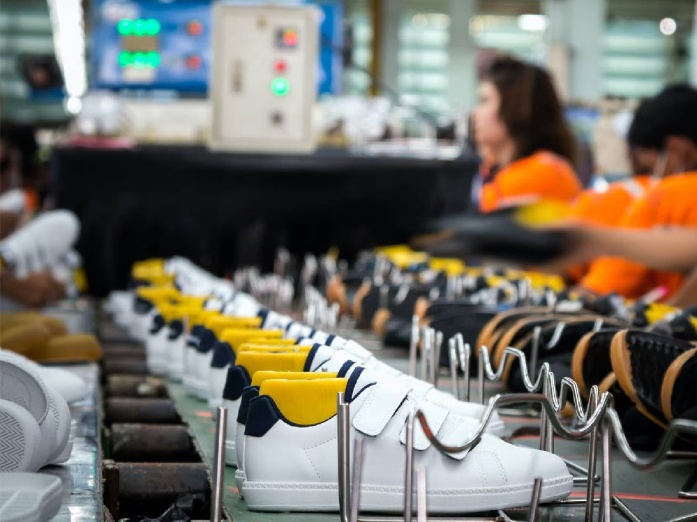Тайваньский производитель обуви Pou Chen продолжит сокращения на фабриках во Вьетнаме