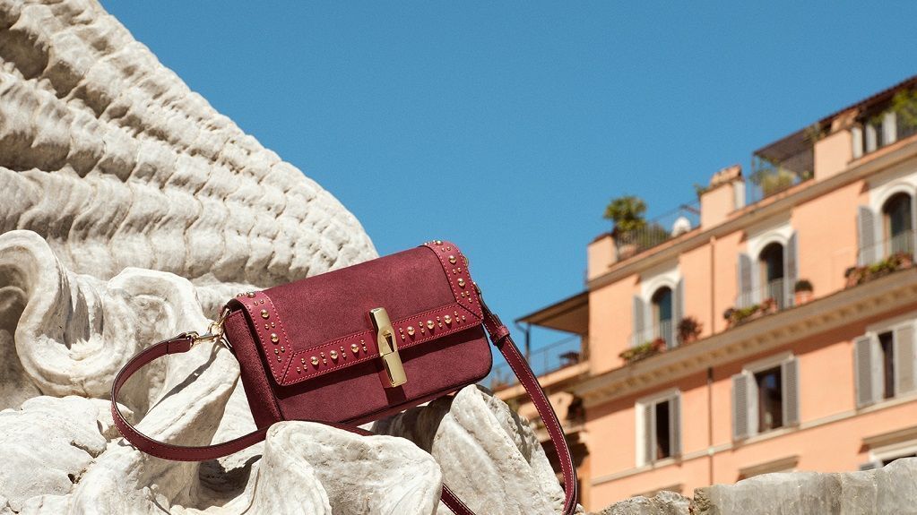 Furla  поддержала рекламной кампанией свою коллекцию Осень 2026