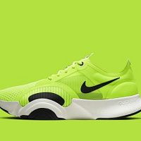 Оборот контрафакта брендовых кроссовок в России превышает 40 млрд рублей.