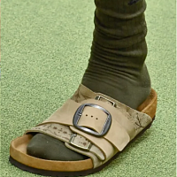 Новая коллаборация Sacai x Birkenstock в Париже