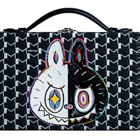 Лабубу снова украсил сумки – в коллаборации Moynat x Kasing Lung