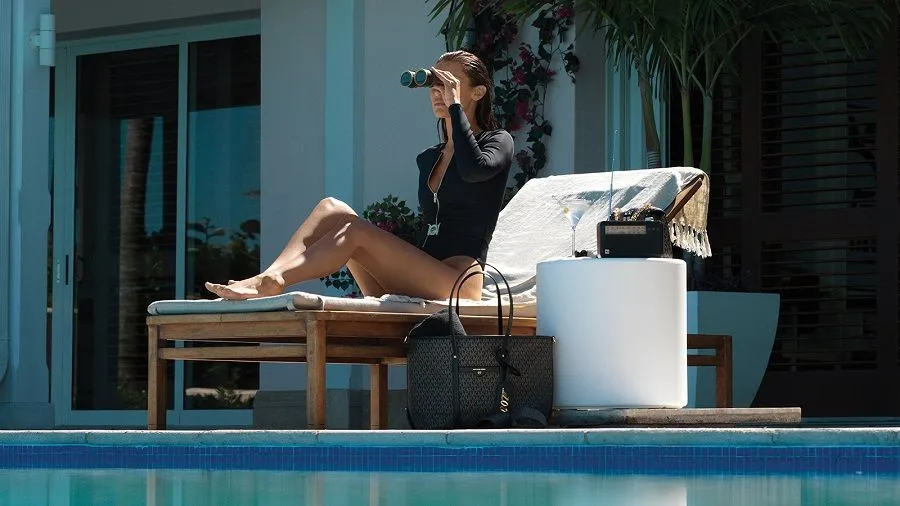 Michael Kors выпустил коллекцию в партнерстве с франшизой фильма об агенте 007 Michael Kors выпустил коллекцию в партнерстве с франшизой фильма об агенте 007