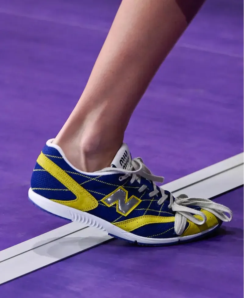 Новый виток коллаборации Miu Miu и New Balance – кроссовки RC150