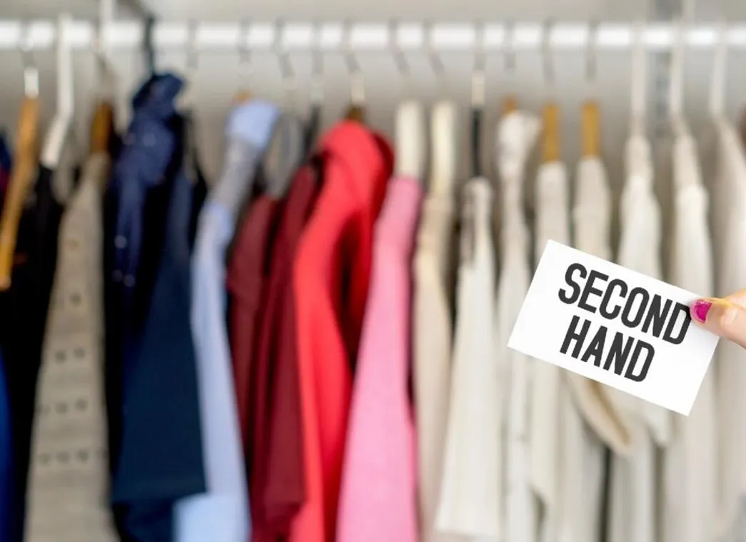 Рынок подержанной модной одежды и обуви стремительно растет